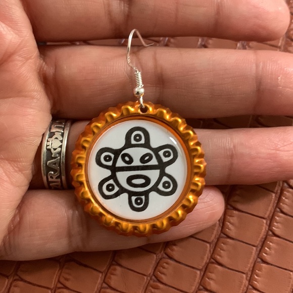 Charity item: Puerto Rico Taino Sun handcrafted bottle Cap Earrings. - Picture 6 of 12
